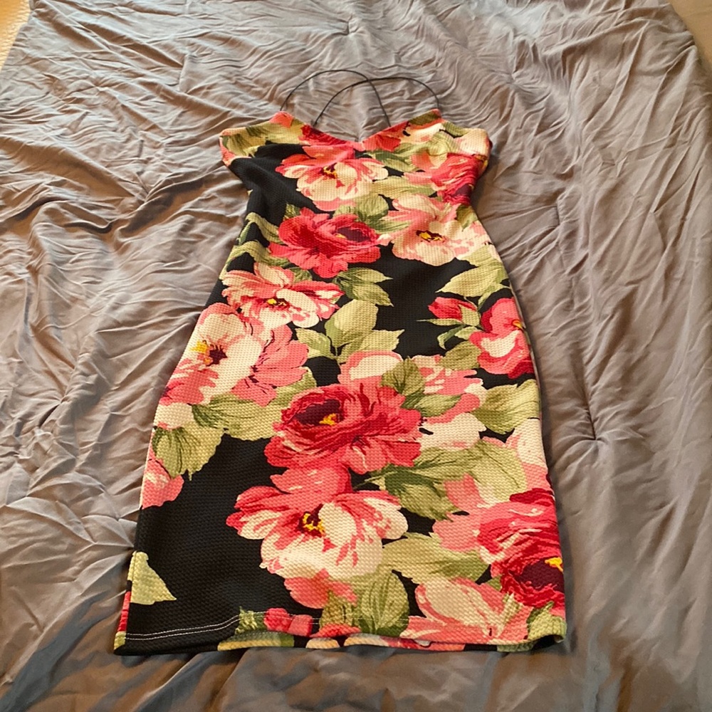 Sexy floral spaghetti strap, cut out back dress